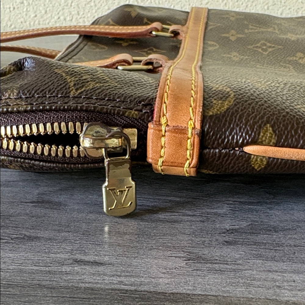 Louis Vuitton Authentic Vintage Coussin Bag Monogram Canvas GM - Picture 8 of 16